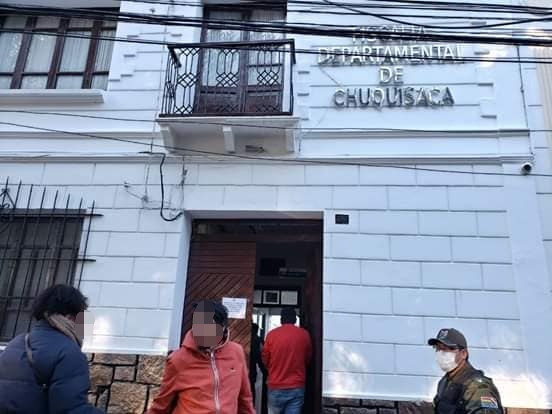 Defensoría del Pueblo advierte que el Ministerio Público y la Policía Boliviana hacen uso desproporcionado de arrestos e inicio de procesos penales