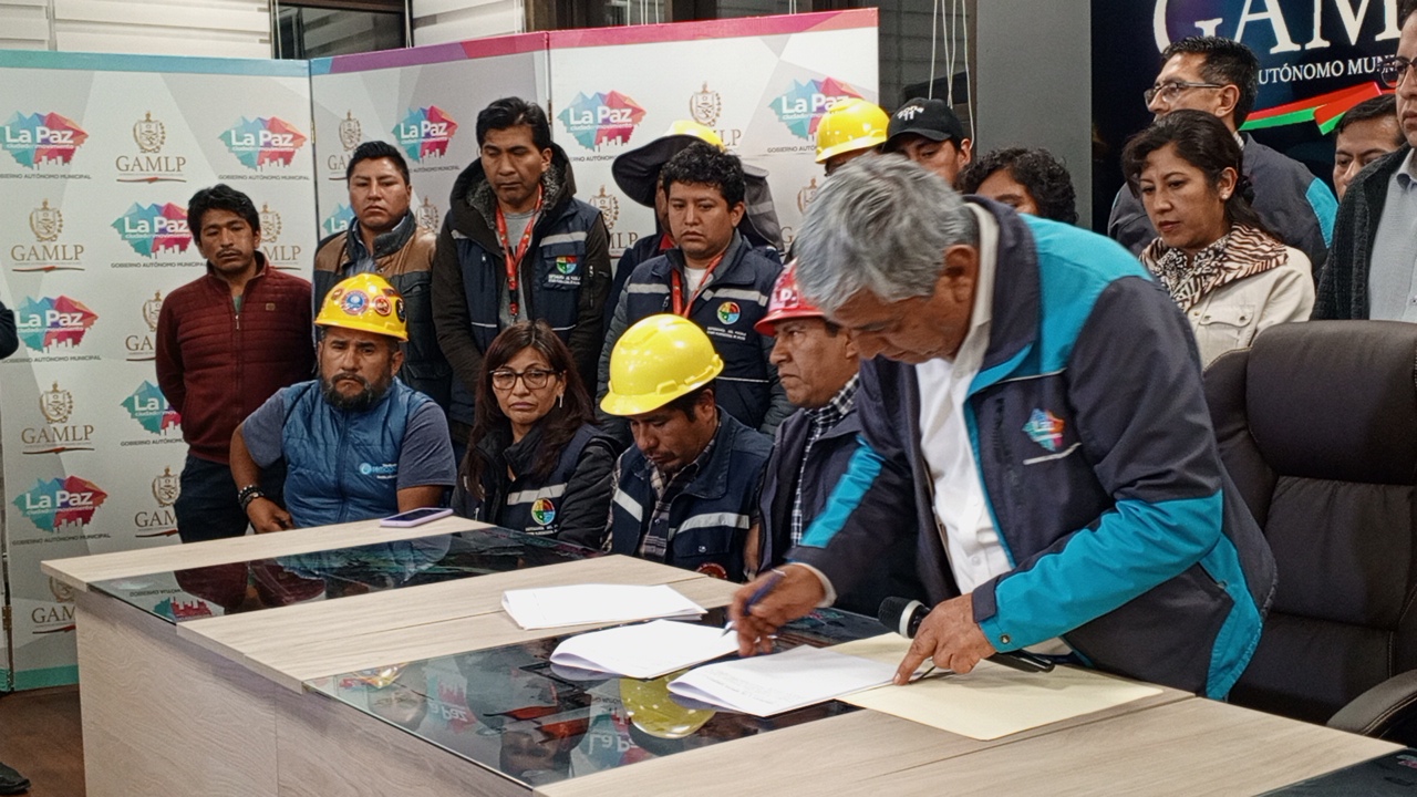 Defensoría del Pueblo actúo como mediador entre la alcaldía de La Paz y trabajadores municipales logrando el cese de las medidas de presión