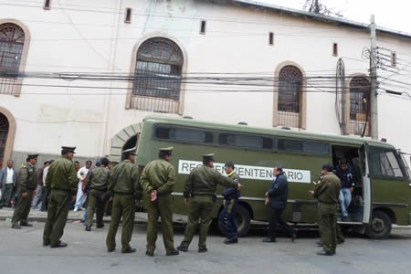 Defensoría del Pueblo advierte que despido de más de 50 servidores de régimen penitenciario afecta derechos fundamentales de privados de libertad