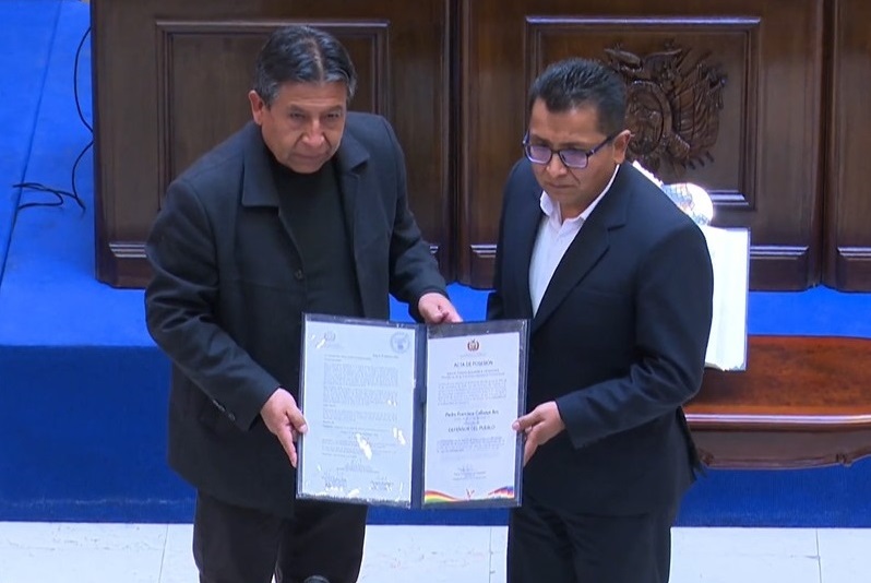 Pedro Francisco Callisaya Aro jura como nuevo Defensor del Pueblo