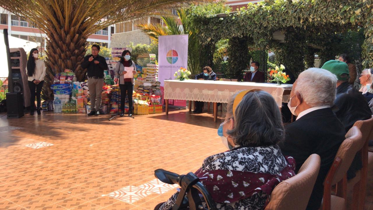 Defensoría del Pueblo entrega ayuda solidaria para las adultas y adultos del hogar “Rosaura Campos” y asilo “San Ramón”