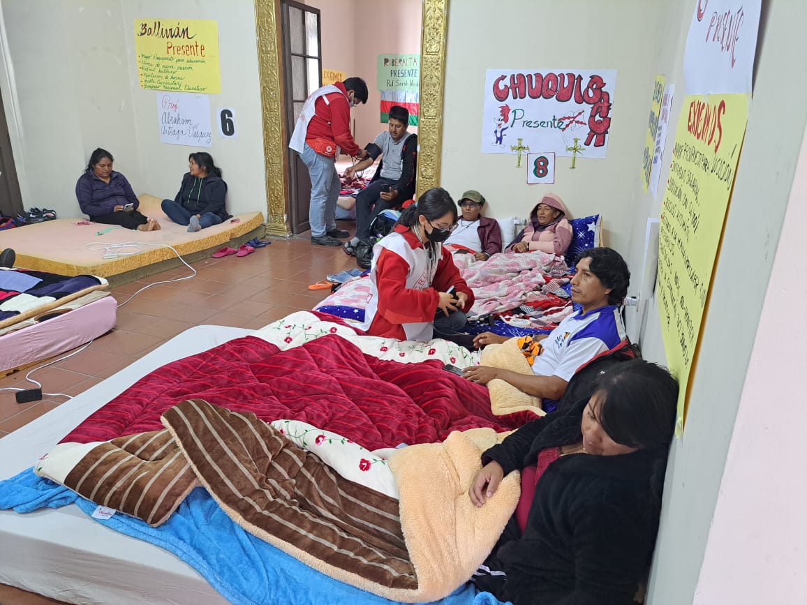 Maestros huelguistas reciben atención médica periódica por gestiones de la Defensoría del Pueblo