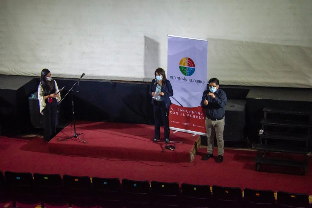 El documental “No soy de aquí. Historias de refugio en Bolivia” fue presentado por la Defensoría del Pueblo