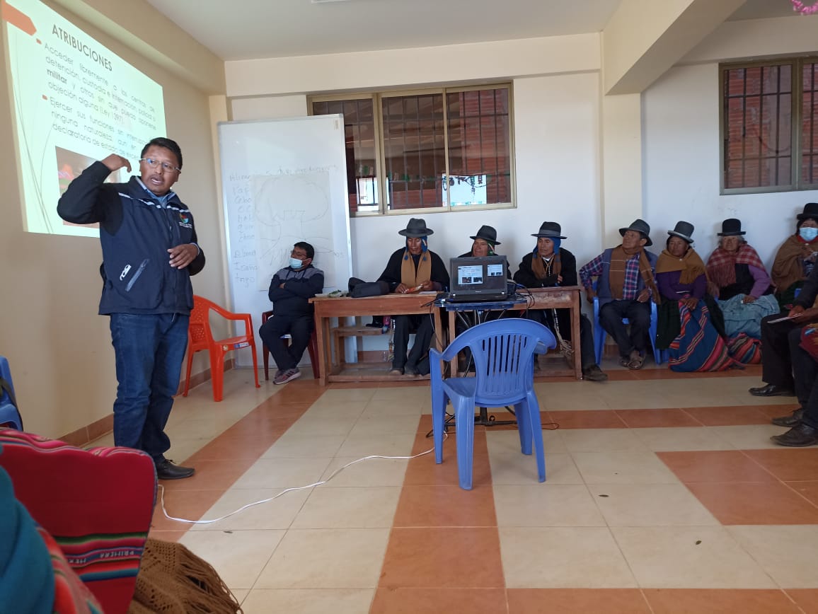 Coordinación Regional Desaguadero socializó la Ley de la Defensoría del Pueblo y el protocolo de prevención contra el micro tráfico de drogas en unidades educativas de la comunidad Yanari