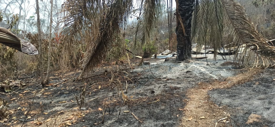 Comisión defensorial llegó hasta Palos Blancos y gestionó arribo de helicóptero para apagar incendios en lugares inaccesibles