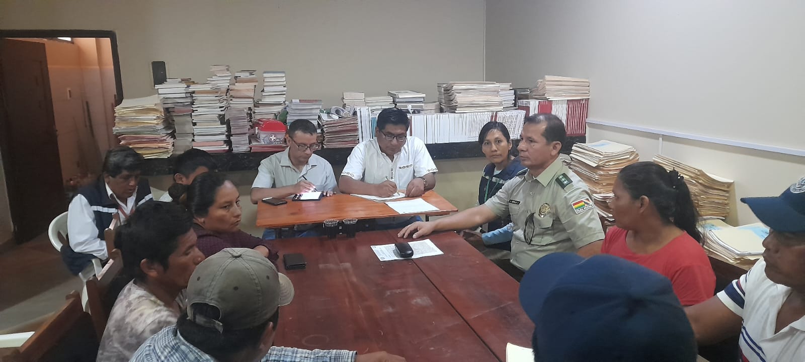 Gestión defensorial logró que el Ministerio de Desarrollo Productivo atienda demandas de los trabajadores zafreros y campesinos de Riberalta