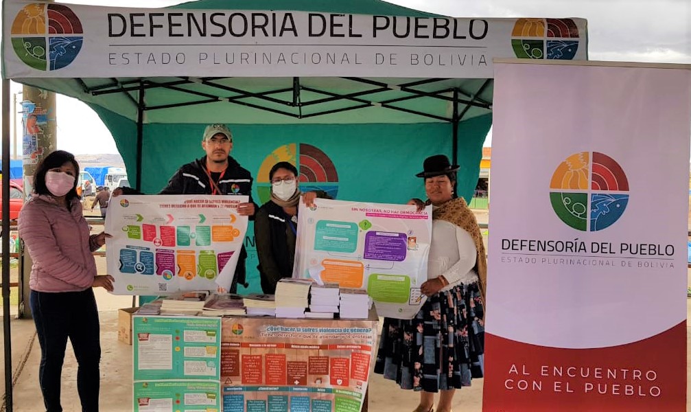 Defensoría del Pueblo realiza Feria Informativa de Prevención de la Violencia y otorga material normativo para el fortalecimiento del SLIM y DNA de Guaqui